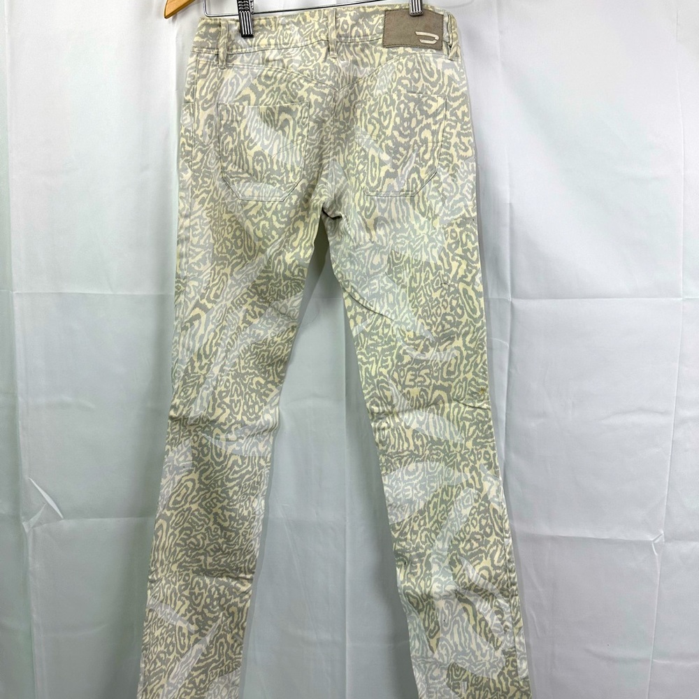 Silver animal print